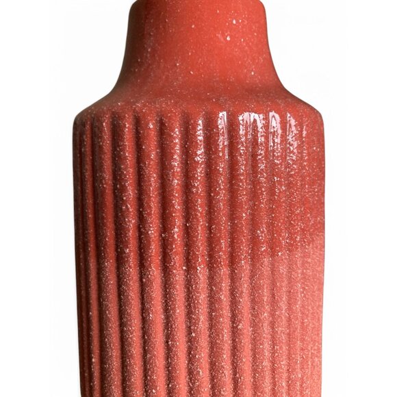 VTG Coral Ceramic Textured Vase With Ribbed Design Red Orange 7.25" Tall - Picture 4 of 4